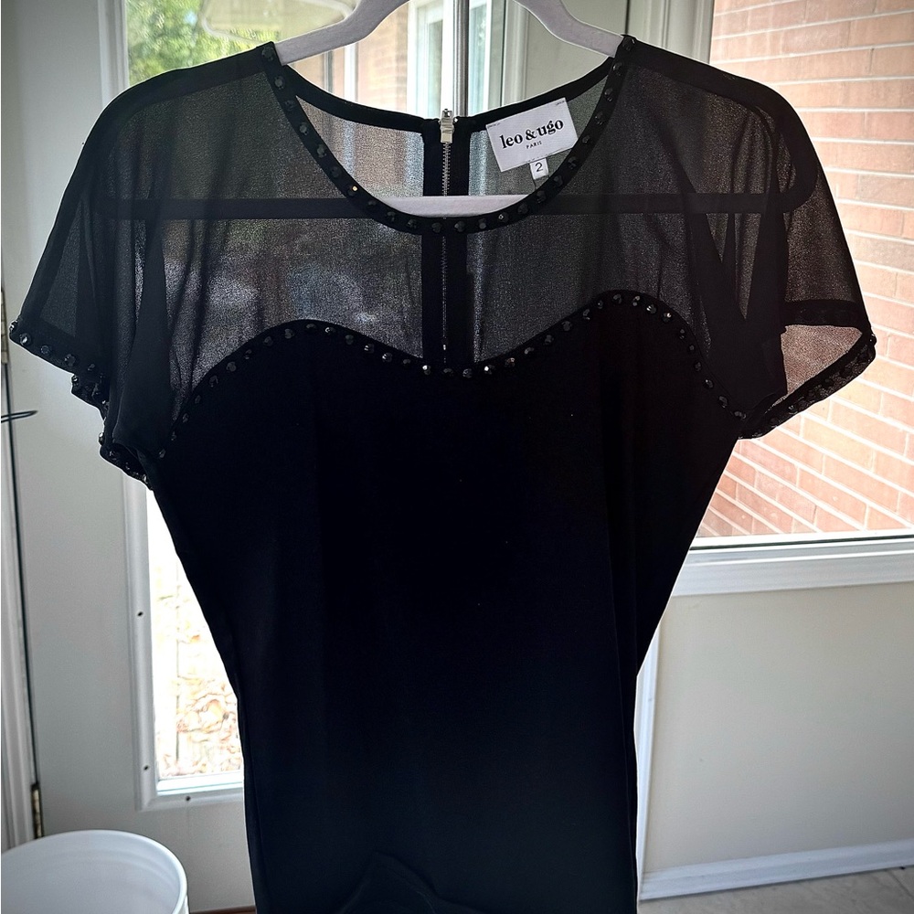 LEO & UGO PARIS ELEGANT TOP SHEER BODICE WITH SEQUIN ENHANCEMENT. BLACK SIZE 2
